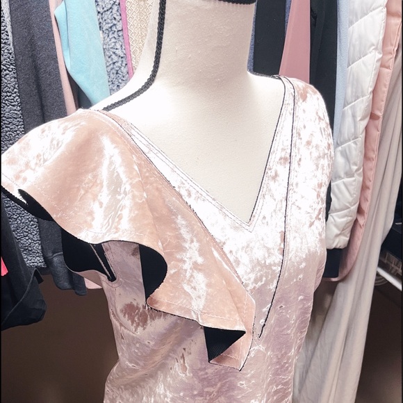 Auth. MSGM Light Pink Velvet NWT Sheath Dress - Picture 2 of 9